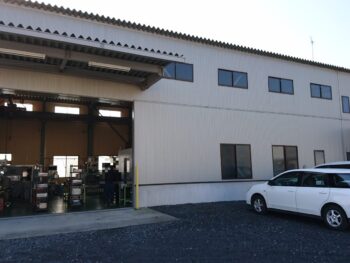 1階は工場、2階は事務所｜現場を一棟に集約した2階建てビジネスガレージ｜S社様｜栃木県
